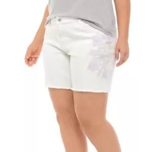 Wonderly
Plus Size Midrise Relaxed Midi Denim Shorts White Size 20